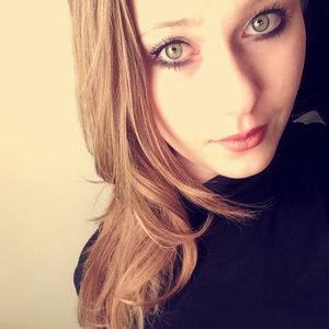 Meet your Posher, Celia